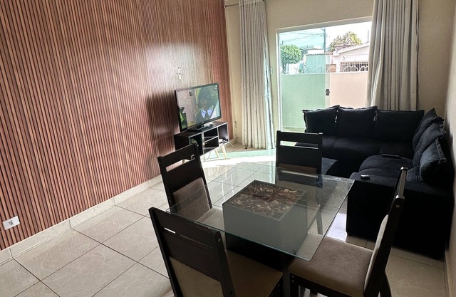 Apto Lindo, com 5 Camas e Suporta 8 Pessoas, Próx. Centro, Shopping, Aeroporto