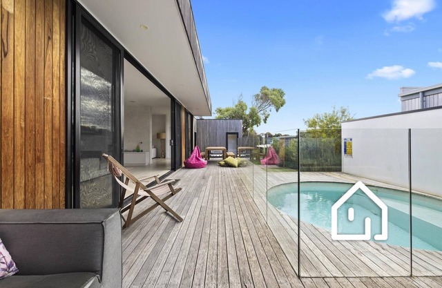 Aqua Luna *1 NIGHT FREE* Stylish Retreat by Koonya Ocean Beach