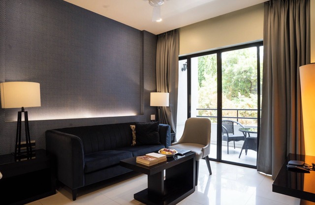 AR Suites Fontana Bay