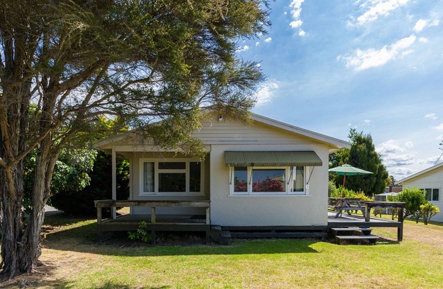 Arataha Landing - Motuoapa Holiday Home