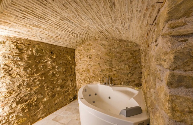 'Arcaloro Resort Infinito' Room with Mountain View and Hot Tub