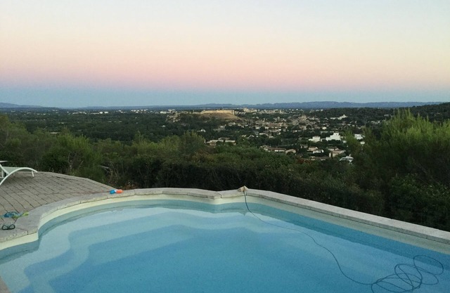 Architect-designed villa with breathtaking view of Avignon