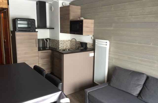 ARCS 2000 Residence BEL AVAL Comfortable 300 m from the slopes 4-5 people