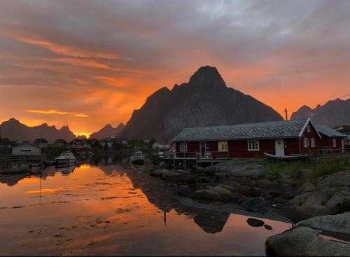 Arctic Fishermans Lodge- SAUNA included