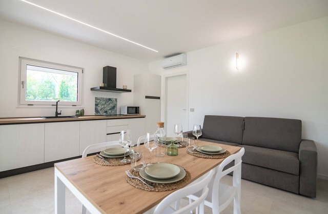 Armonia Suites Terra, new apartment with garden and pool in Verona