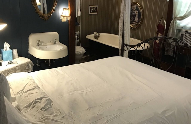 Armour's Hotel