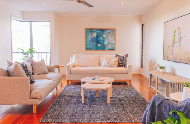 Aroona Family Retreat with Coastal Views