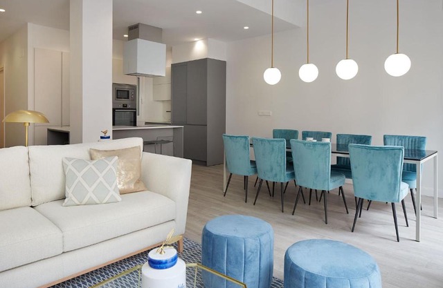 ARRASATE SUITE Stylish, Super Central and New.