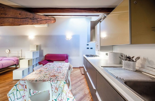 (Artist's Nest) Attic in the Center near the Lake