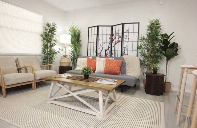 Artistic Escape Near Airport, Museums, and Ballet