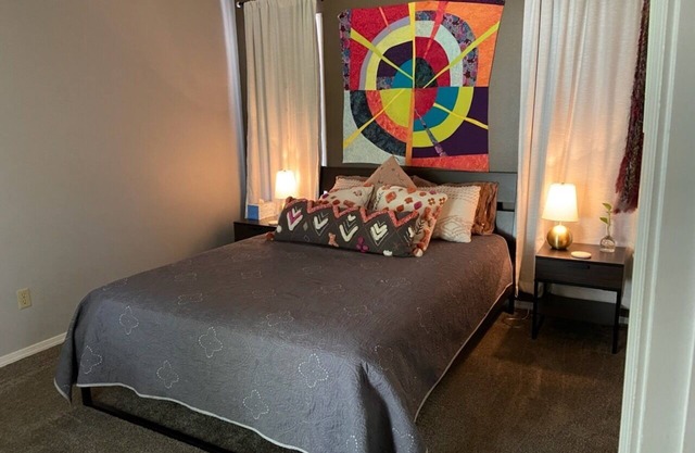 Ashley’s Relaxing Private Hideaway - Recharge! Reconnect! @ I-5 exit 670