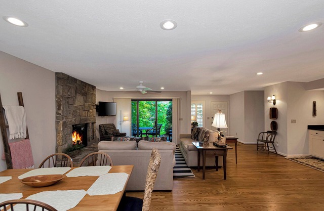 Aspen 1 | Fireplace, Restaurant, Pool, Spa