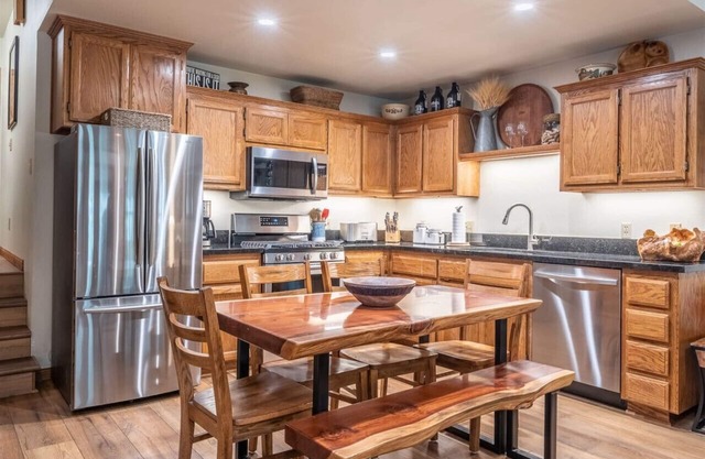 Aspen Meadows 10 -Beautifully Furnished