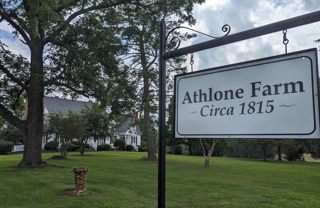 Athlone Farm: Spacious, Gorgeous Grounds, Historic Outbuildings, Summer Deals!