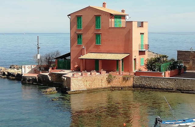 ATTICO sul MARE, terrazza, 15 Km PALERMO, 2 bedrooms, 2 bathrooms, Wifi, Air C., Free parking, rela