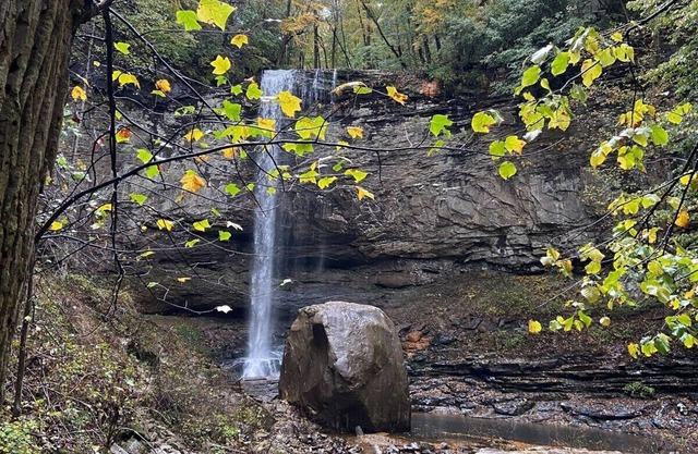 Attract travellers with an engaging headline