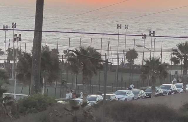 Auberge Ensoleillée au Bord de mer