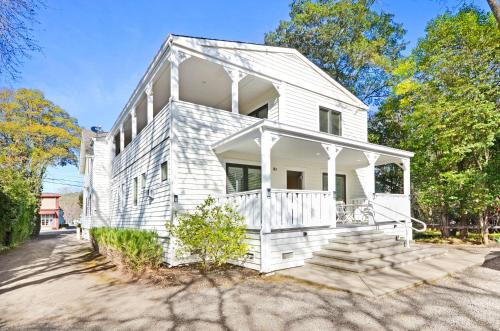 Auberge Sonoma South Suite - Includes Wine Tasting Passport