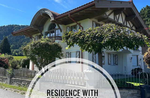 Auhäusl Residence for 6 with private Sauna & Garden