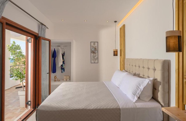 Auster House Santorini