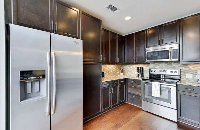 Austin Central 2BD 2BA Apartment