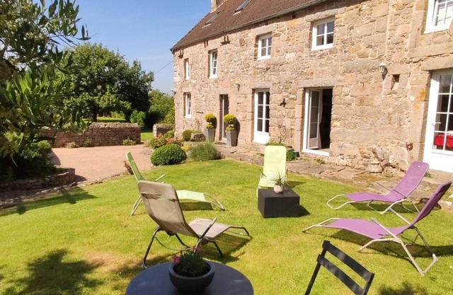 Authentic countryside house with garden near Les Pieux