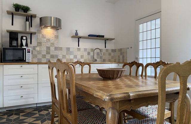 Authentic ground floor apartment (6p) near Maastricht