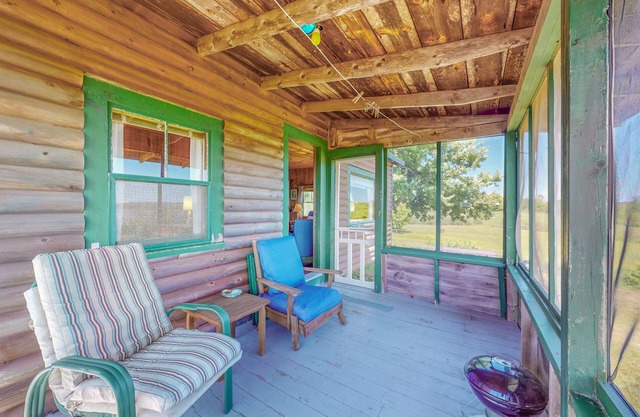 Authentic Maine Rustic Summer Cottage w Grill, Firepit, Internet - Dog Friendly