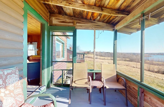 Authentic Maine Rustic Summer Cottage w Grill, Firepit, Internet - Dog Friendly