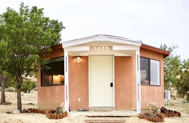 Authentic Native American Hogan Experience near Chaco Cultural Historical Park