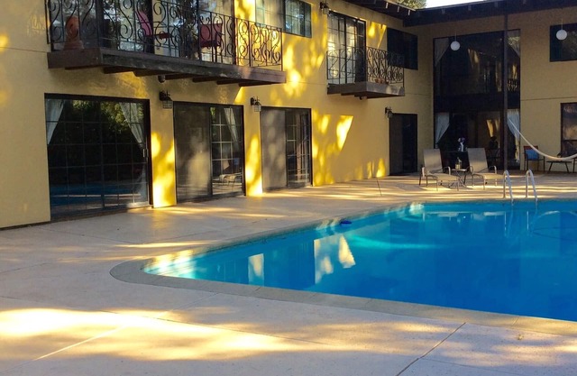 AVAILABLE! Sleeps 10. A Chico Tradition! Stay at the Villa Chicon2024 CHICO GRAD