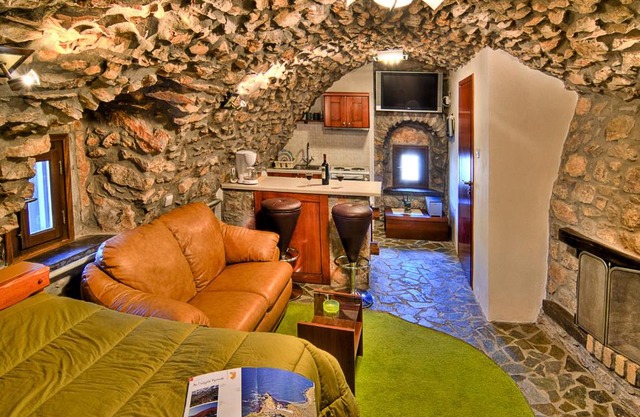 Avgonima All Seasons Hotel