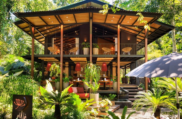 awā Beachfront Hotel