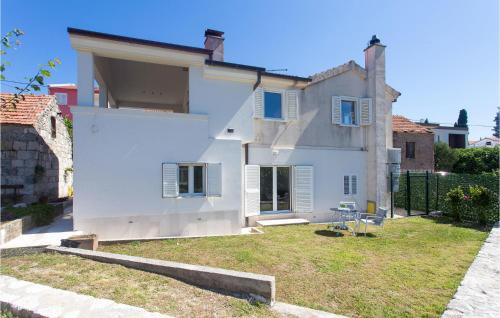 Awesome Apartment In Podgrade