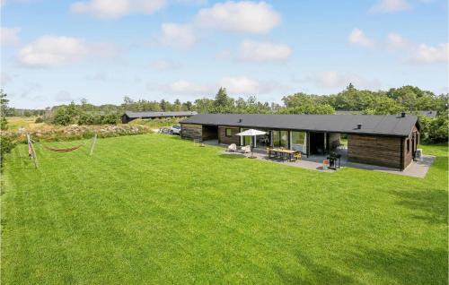 Awesome Home In Ålbæk With Kitchen