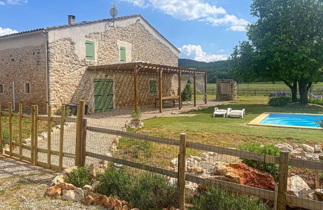 Awesome home in Artigues