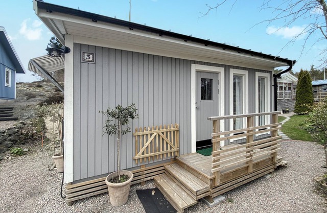 Awesome home in Grundsund with WiFi