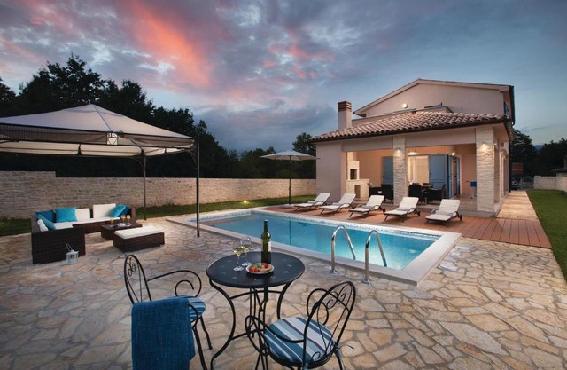 Awesome Home In Krsan With Wifi