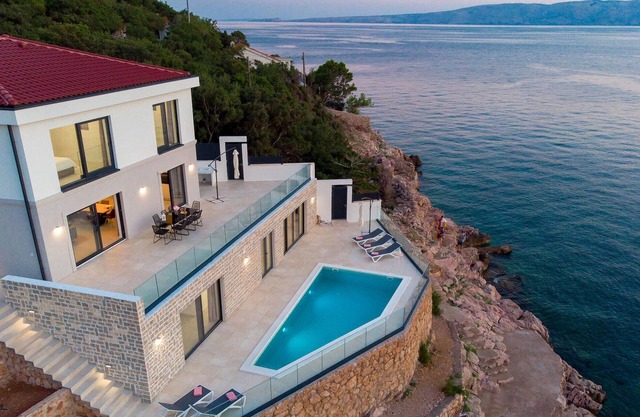 Awesome home in Starigrad