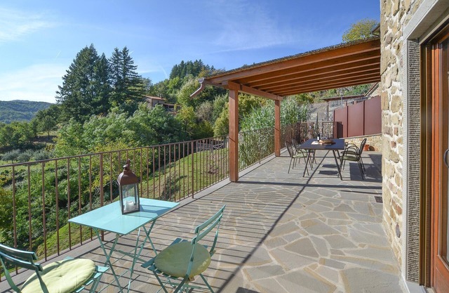 Awesome home in Talla with WiFi