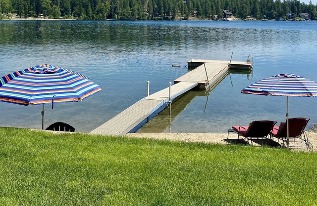 Awesome Lakefront Cabin on Gorgeous Diamond Lake