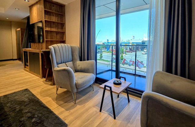 Ayatoure Hotel