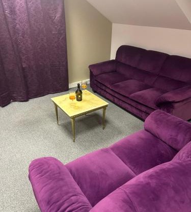 B&M Studio self-check in