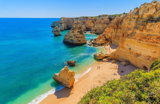 B17 - The Stunning Seaview Apartment