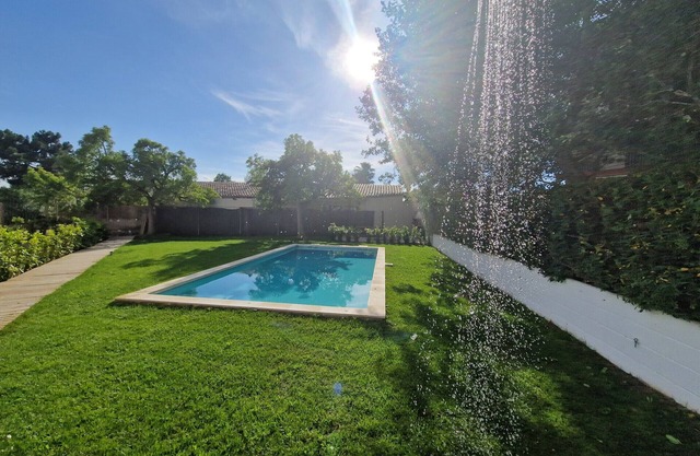 B1D Ground floor, garden and pool