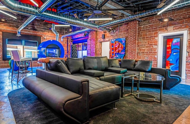 b3 Private 4 Suite Micro-Hotel