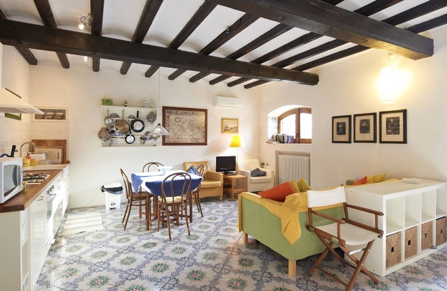 Bacchus - rustic apartment within Baglio Villa Velez