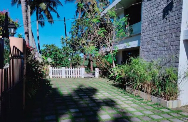 Backwater facing villa in Vytilla, Kochi