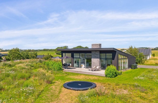 "Bæver" - 200m from the sea by Interhome