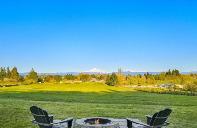 BakerView Retreat 4-bedroom house in Ferndale